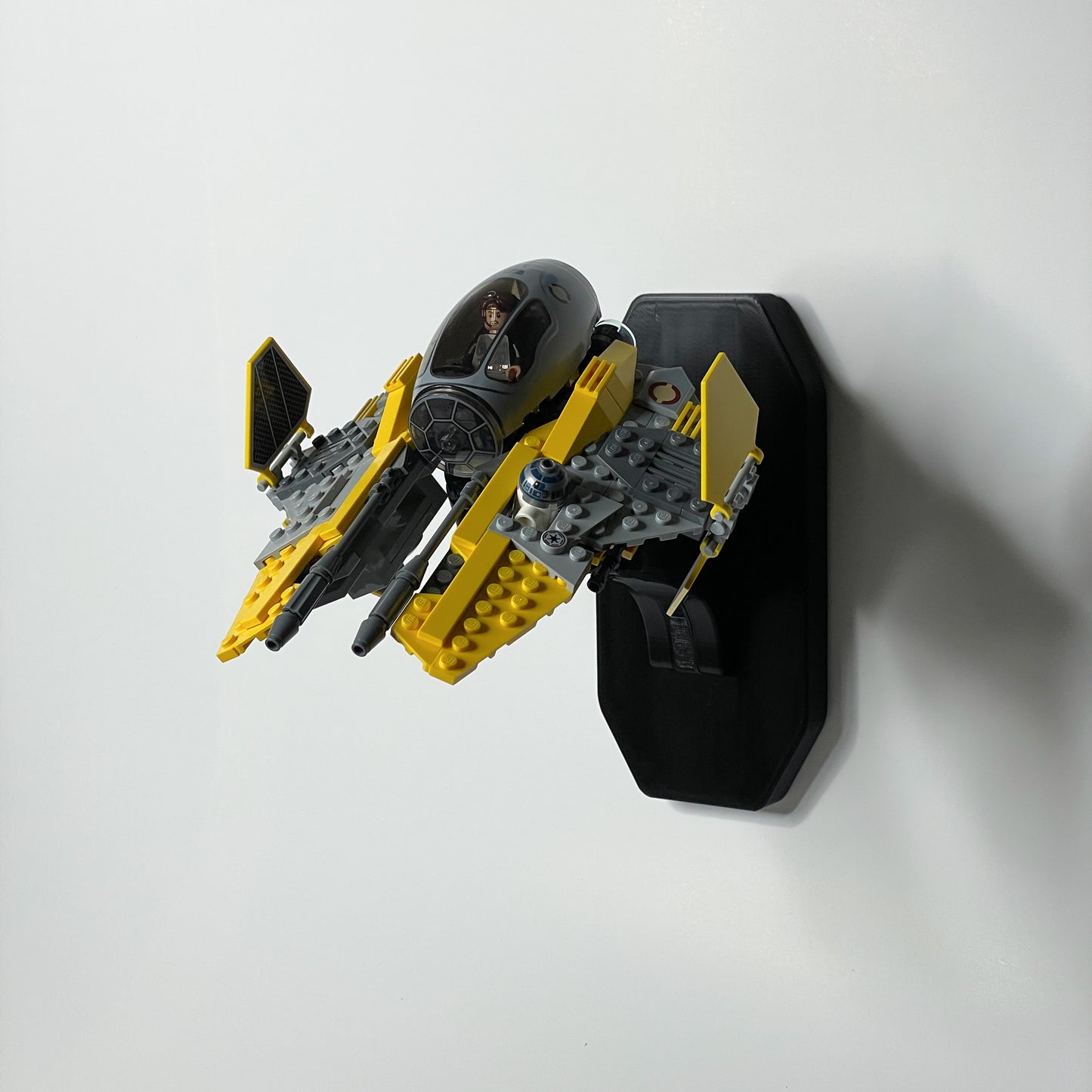 3D Printable Wall-Mounted Small LEGO Display Stand Files