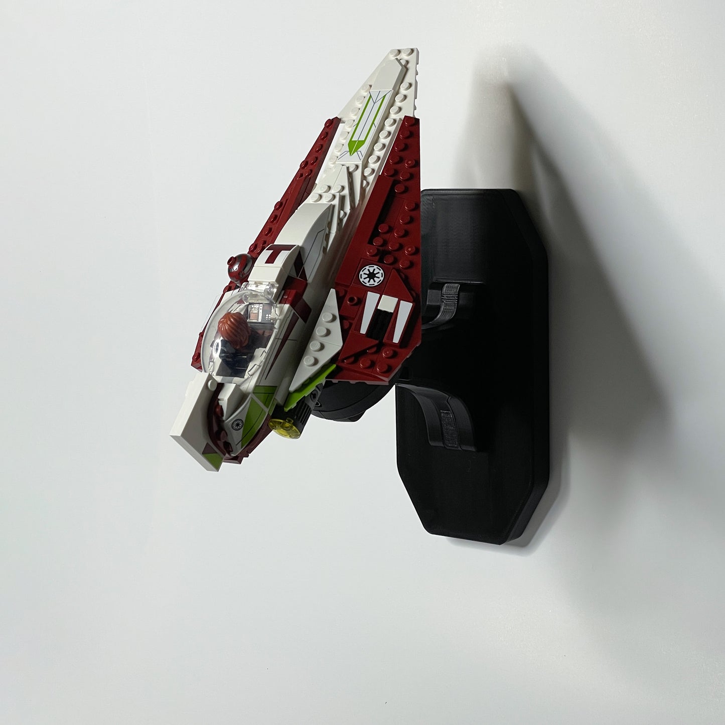 3D Printable Wall-Mounted Small LEGO Display Stand Files
